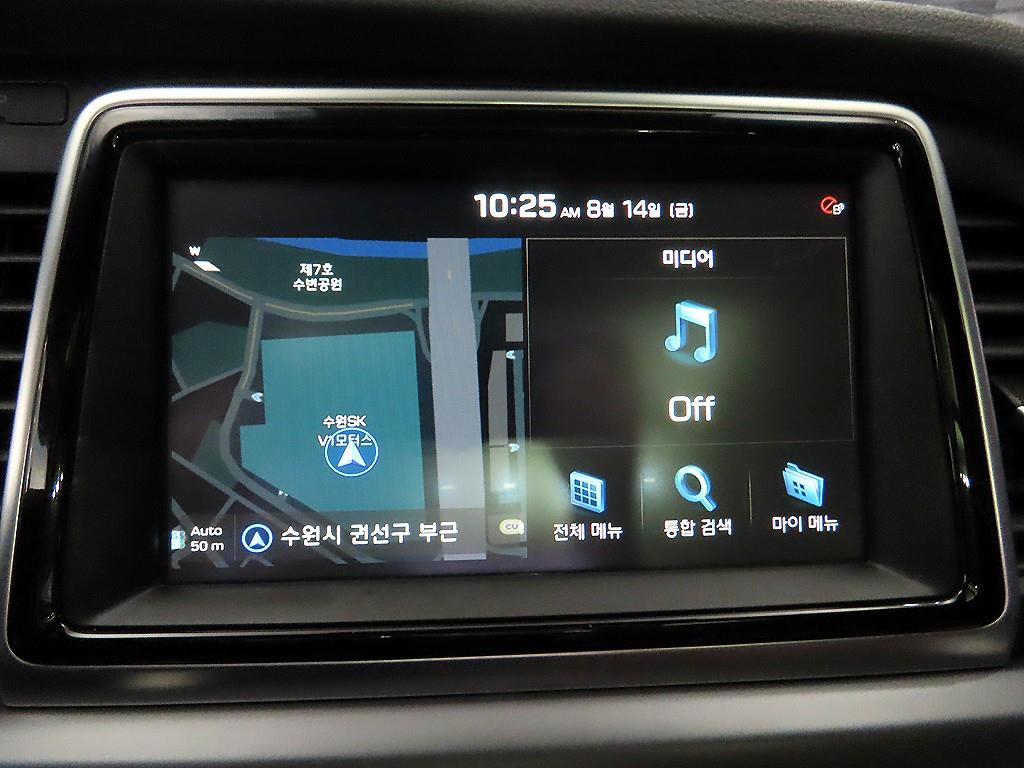 Hyundai Sonata — photo 14