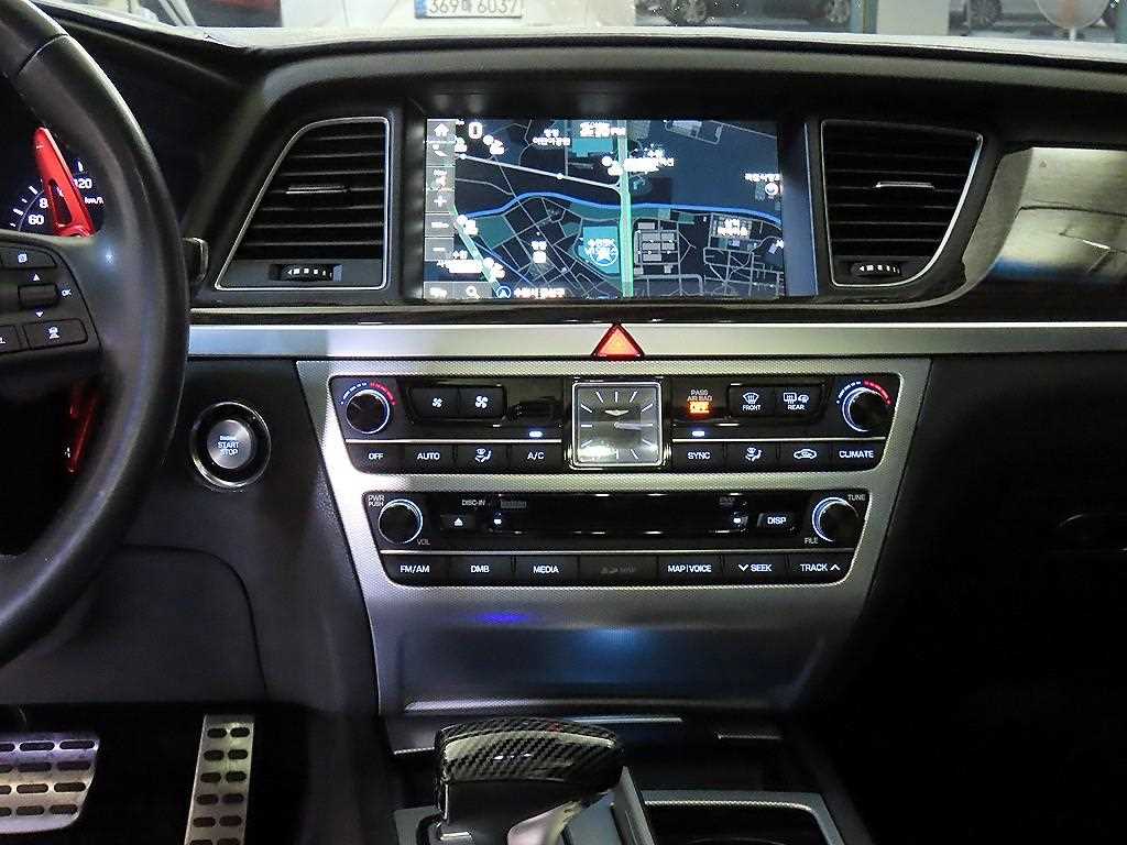 Genesis G80 — photo 11