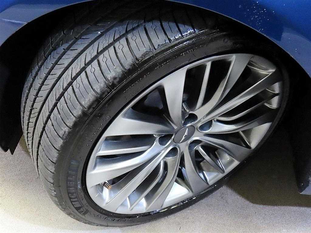 Genesis G80 — photo 20