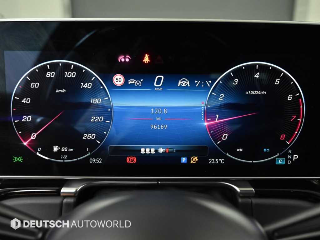 Mercedes-Benz S-Class — photo 08