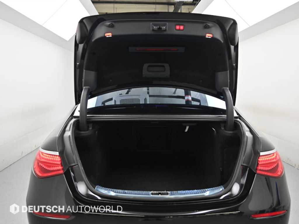Mercedes-Benz S-Class — photo 19