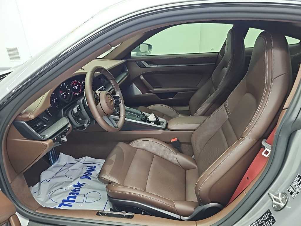 Porsche 911 — photo 11