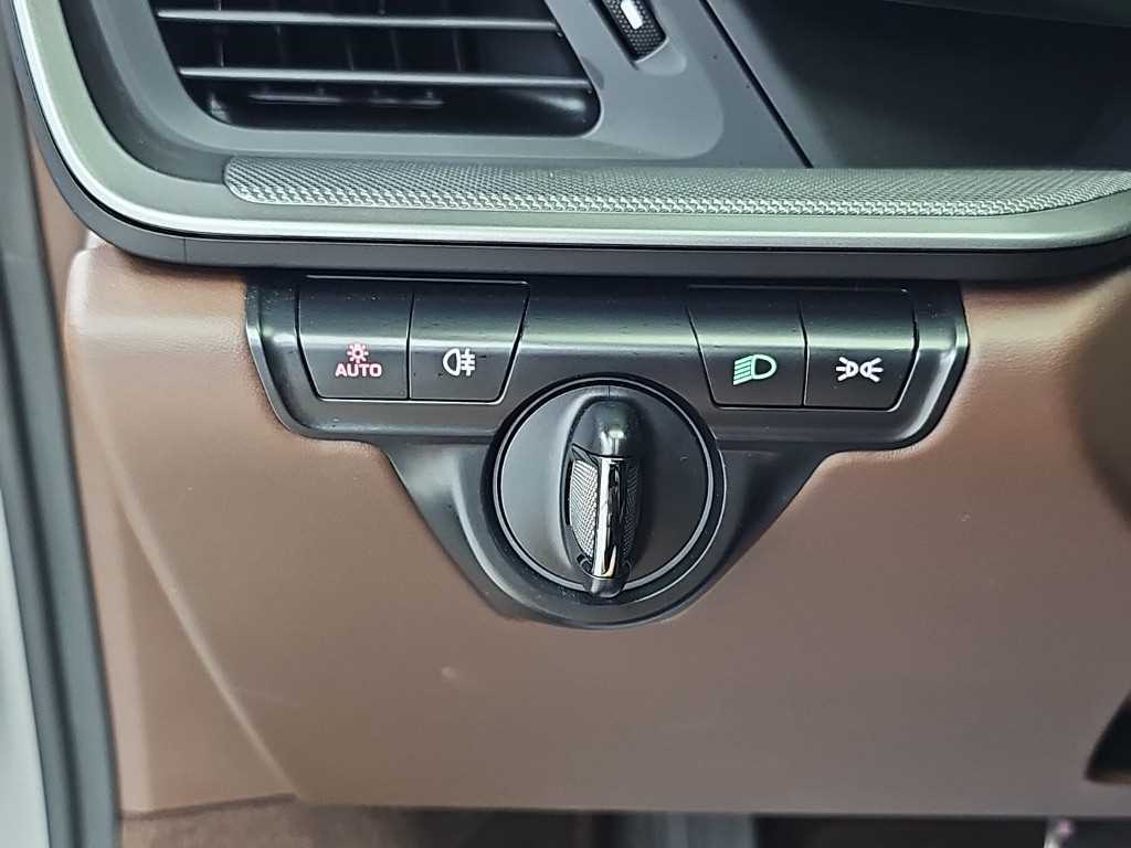 Porsche 911 — photo 18