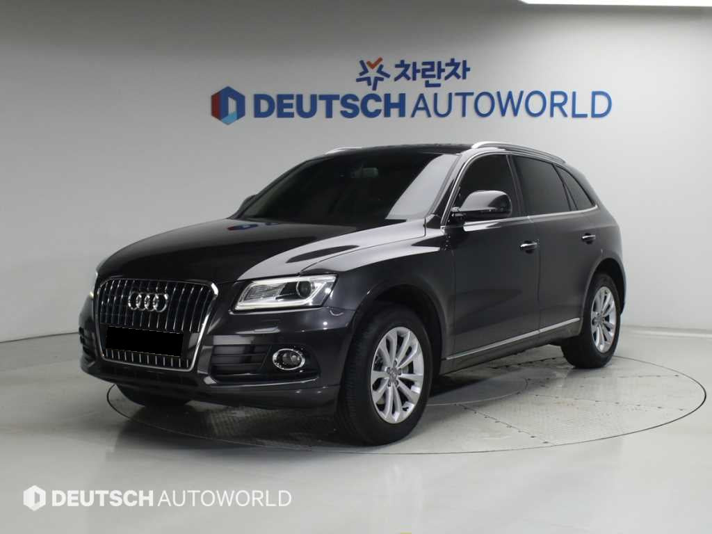 Audi Q5 — photo 01