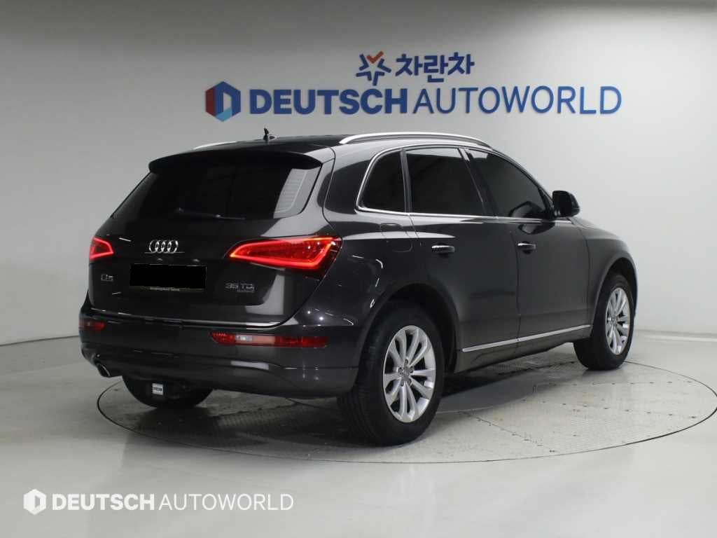 Audi Q5 — photo 02