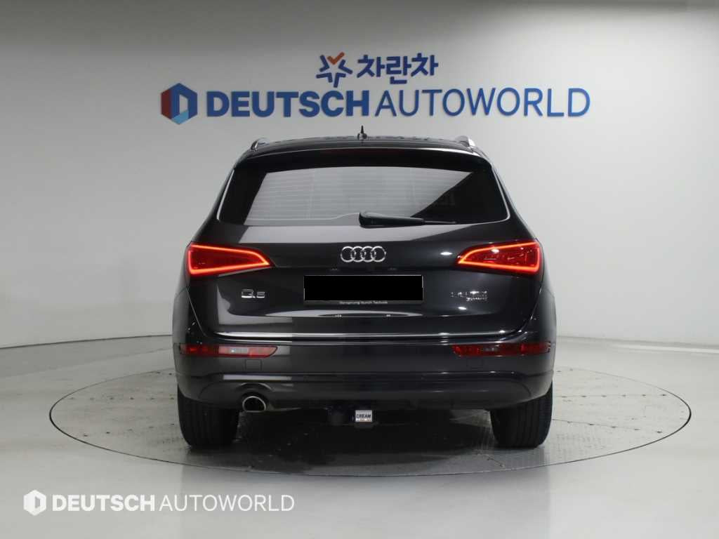 Audi Q5 — photo 04