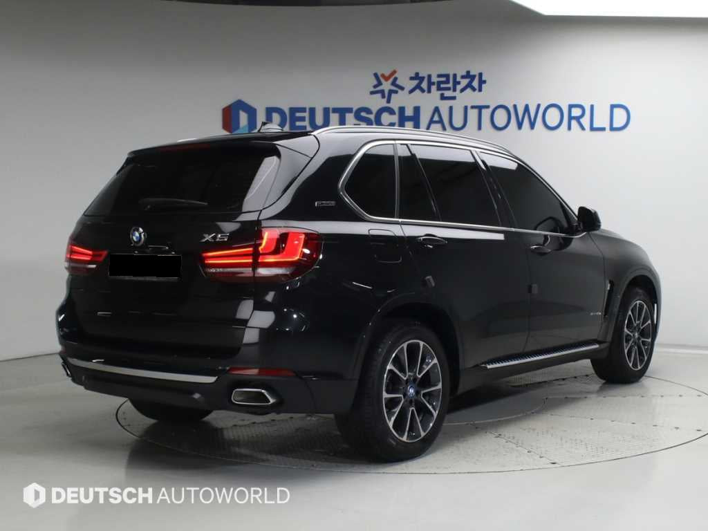 BMW X5 — photo 02