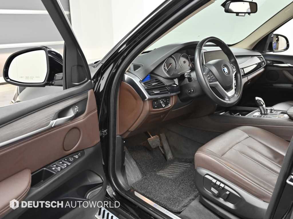 BMW X5 — photo 11
