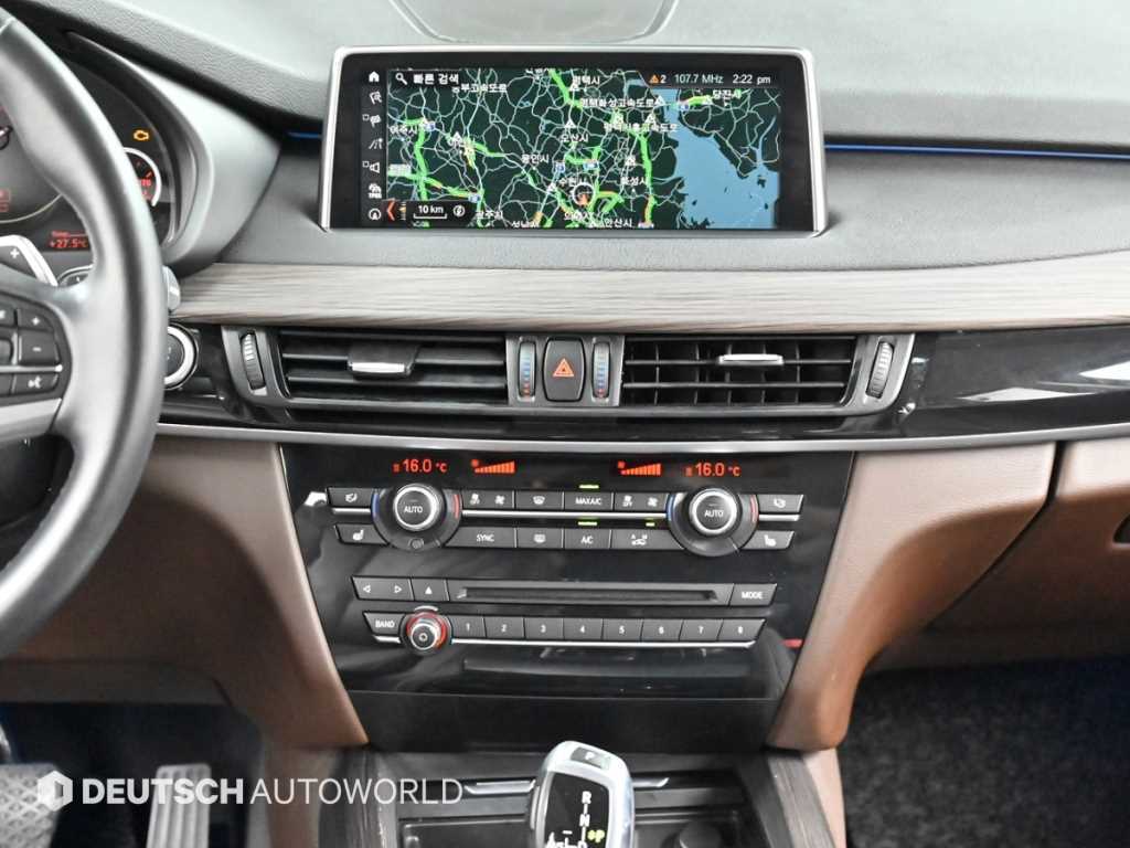 BMW X5 — photo 14