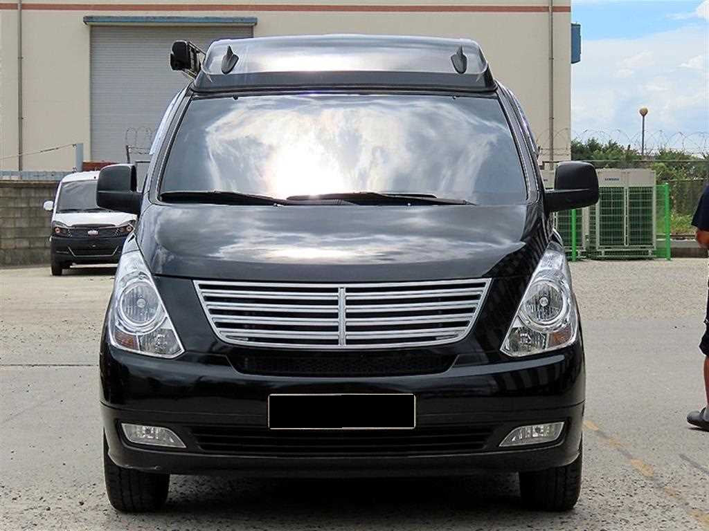 Hyundai Starex — photo 02