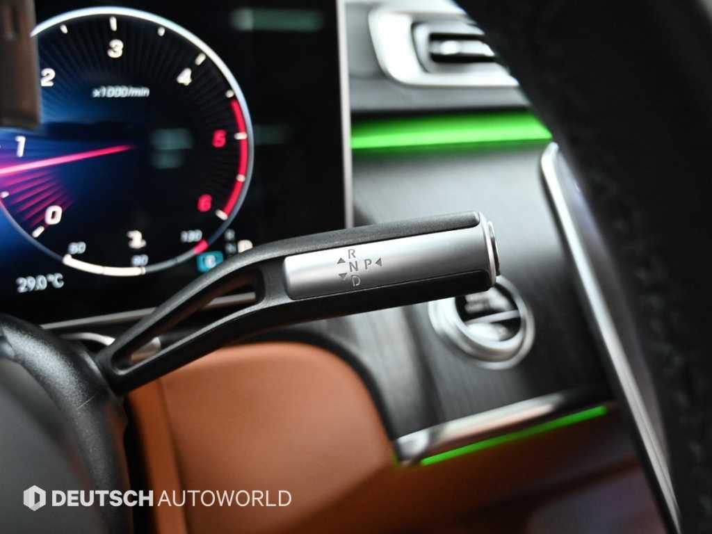Mercedes-Benz S-Class — photo 09