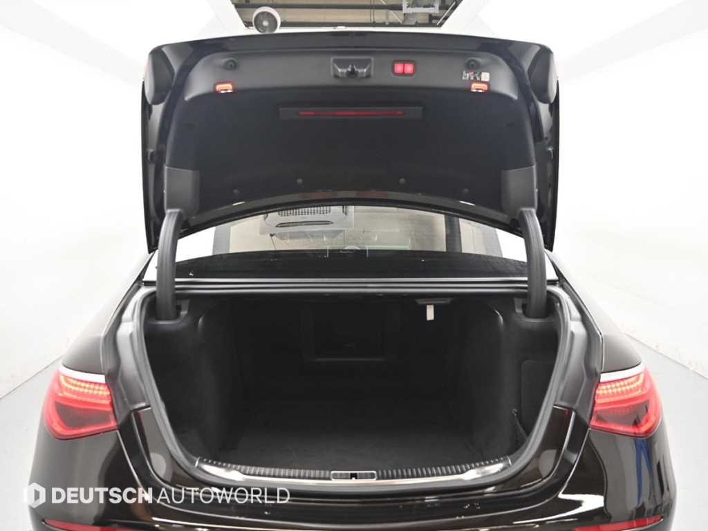 Mercedes-Benz S-Class — photo 19