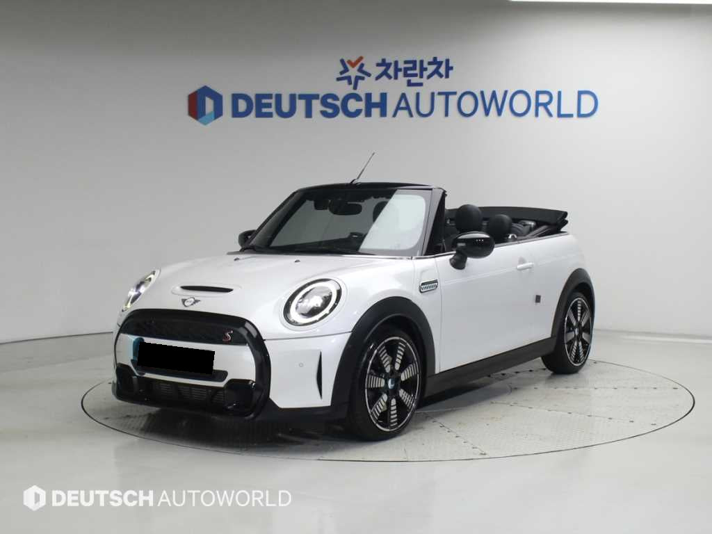 Mini Cooper Convertible — photo 01