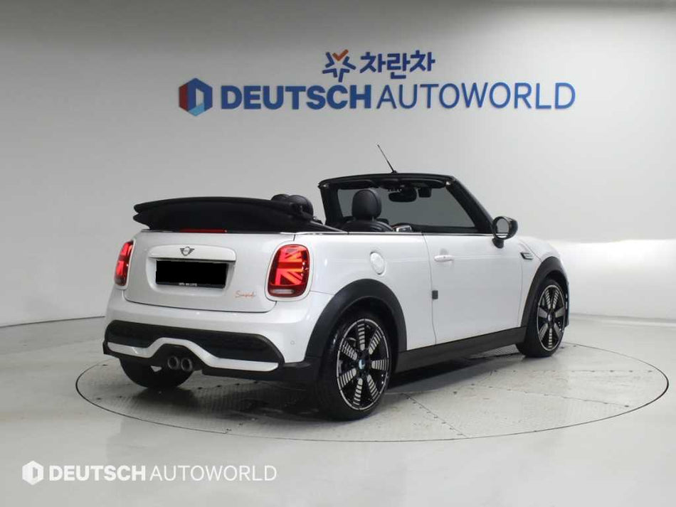 Mini Cooper Convertible — photo 02