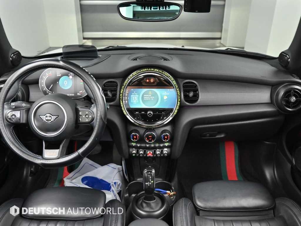 Mini Cooper Convertible — photo 07