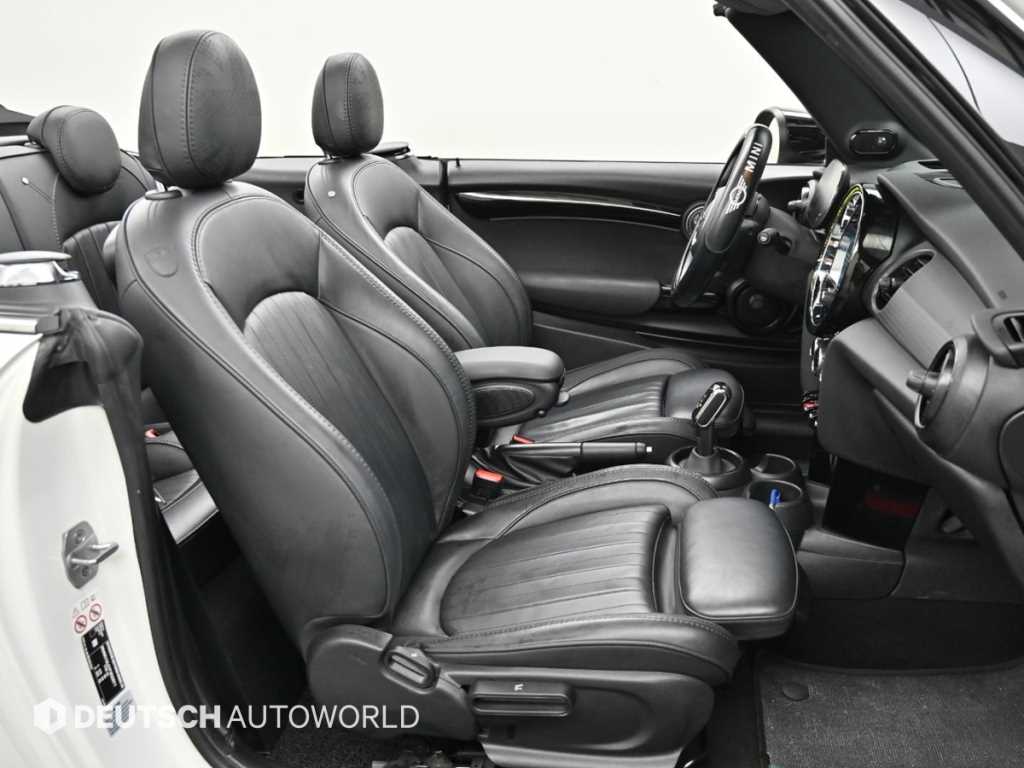 Mini Cooper Convertible — photo 10