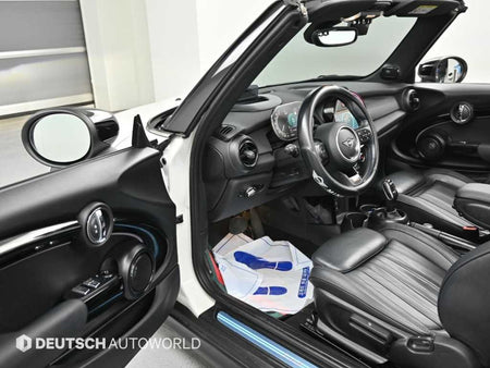 Mini Cooper Convertible — photo 11