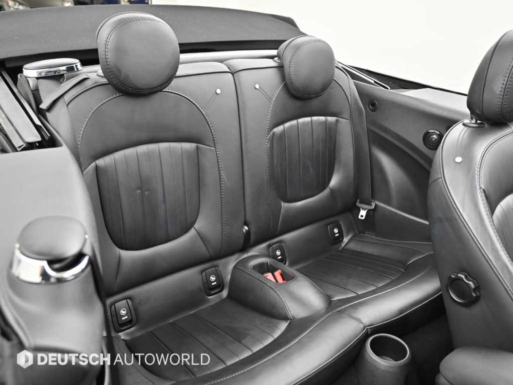 Mini Cooper Convertible — photo 12