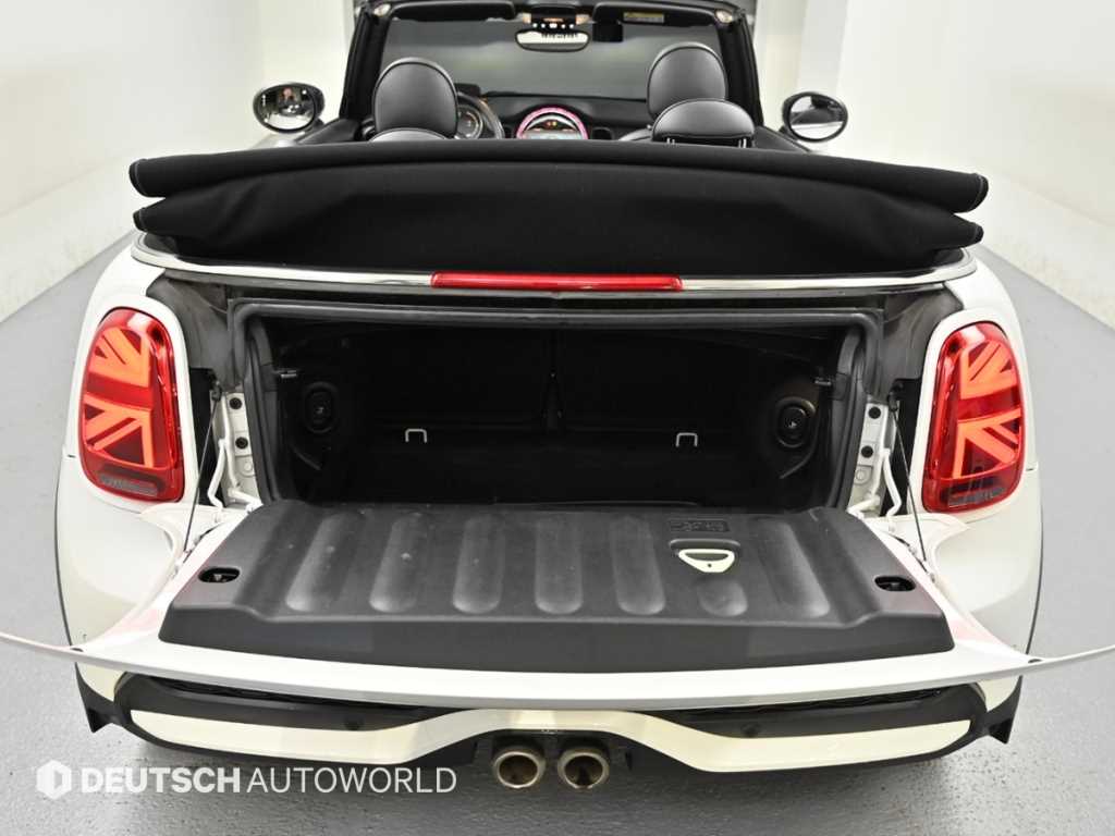 Mini Cooper Convertible — photo 18
