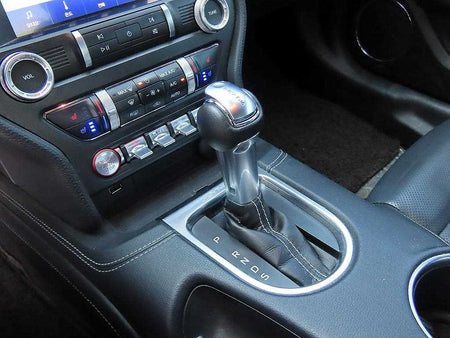 Ford Mustang — photo 10