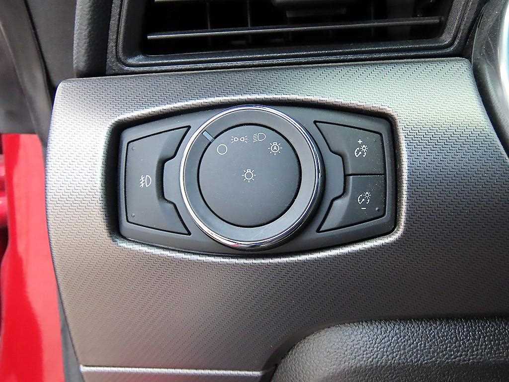 Ford Mustang — photo 12