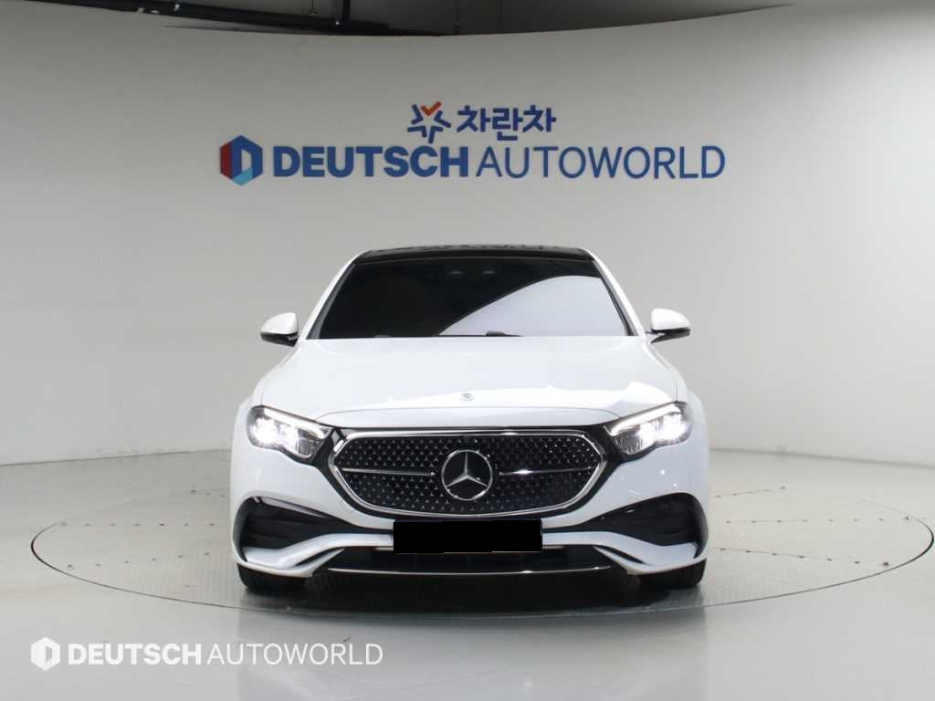 Mercedes-Benz E-Class — photo 03