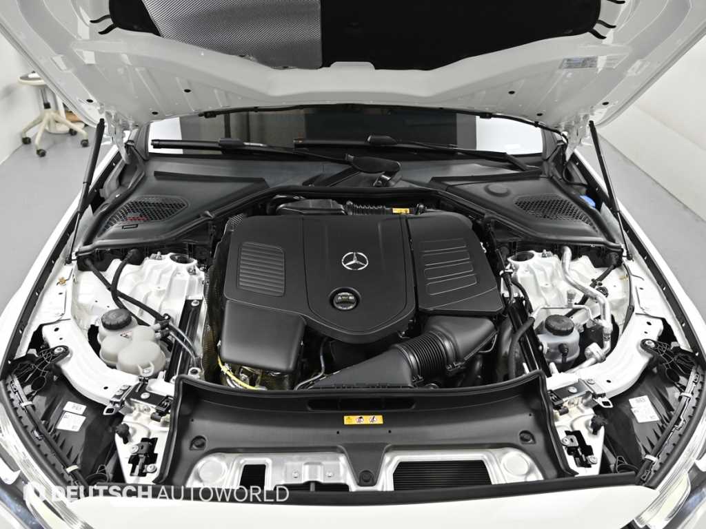 Mercedes-Benz E-Class — photo 06