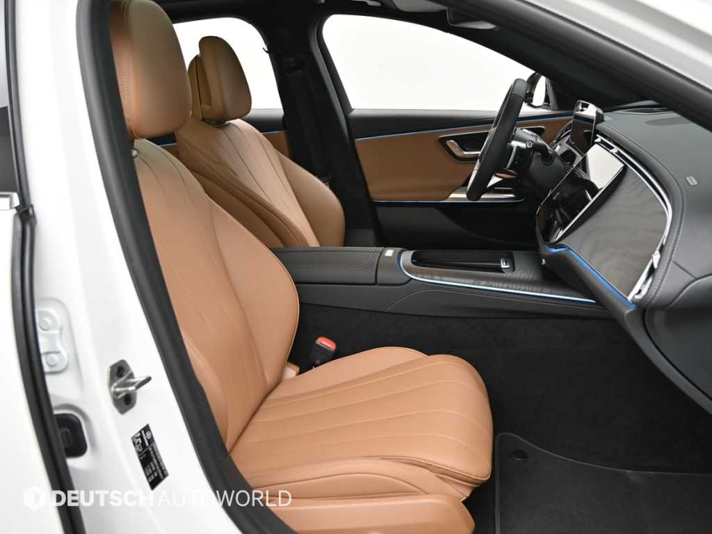 Mercedes-Benz E-Class — photo 10