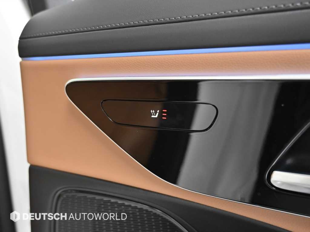 Mercedes-Benz E-Class — photo 16
