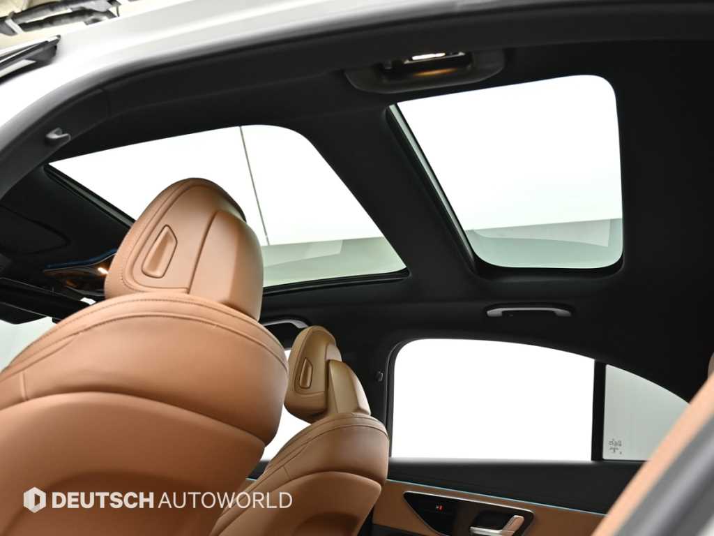 Mercedes-Benz E-Class — photo 18