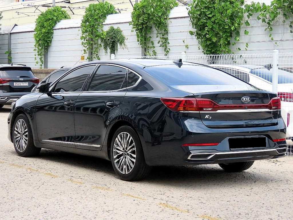 Kia K7 — photo 03