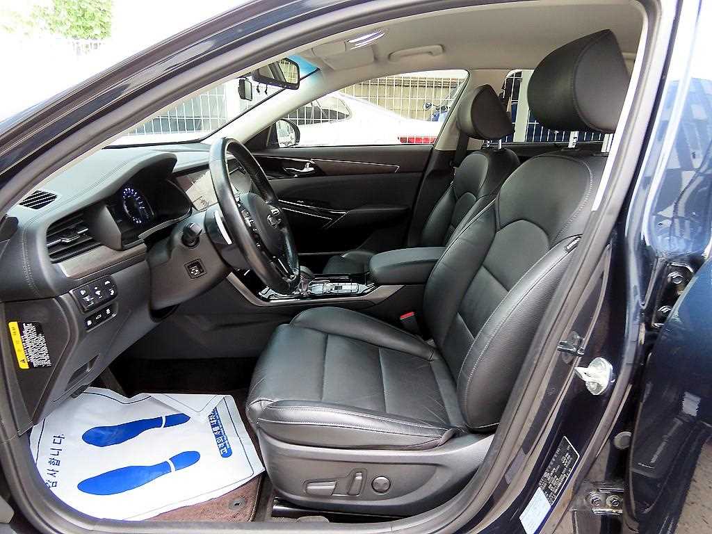 Kia K7 — photo 05