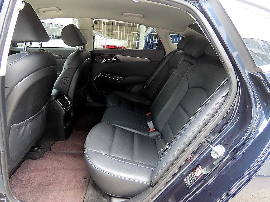 Kia K7 — photo 06