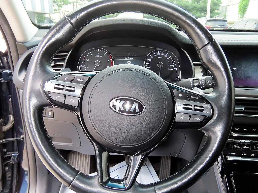 Kia K7 — photo 08