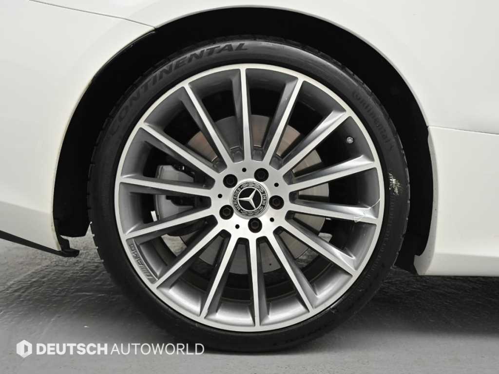 Mercedes-Benz E-Class — photo 06