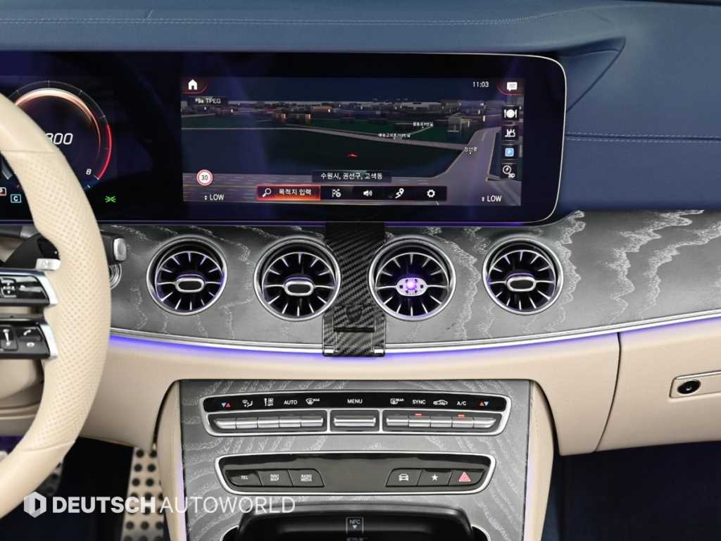 Mercedes-Benz E-Class — photo 14