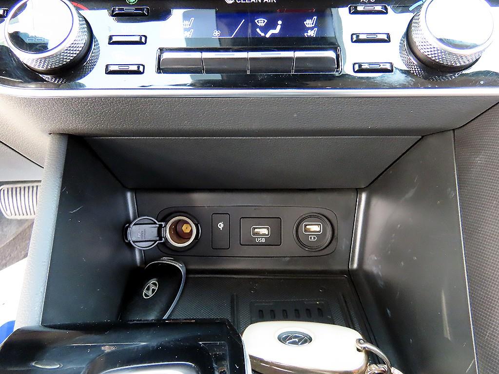 Hyundai Sonata — photo 13
