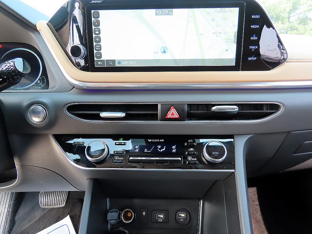 Hyundai Sonata — photo 14