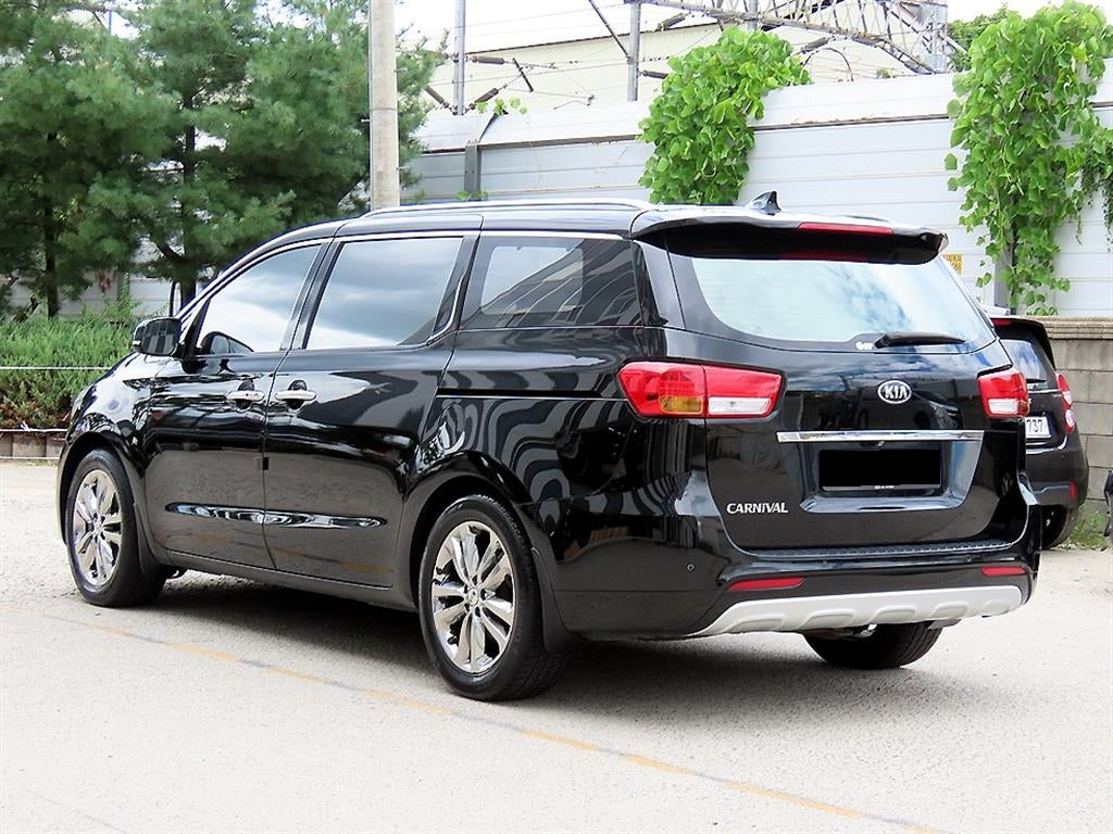 Kia Carnival — photo 03