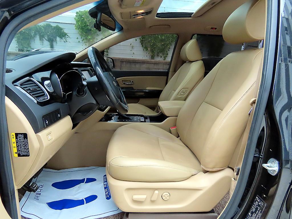 Kia Carnival — photo 05