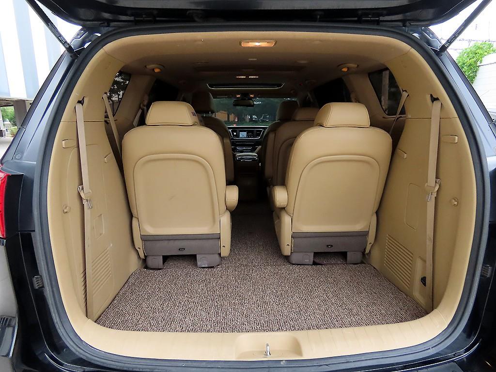 Kia Carnival — photo 17