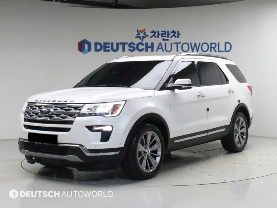 Ford Explorer — photo 01