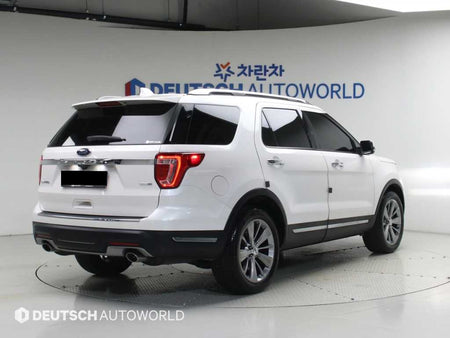 Ford Explorer — photo 02