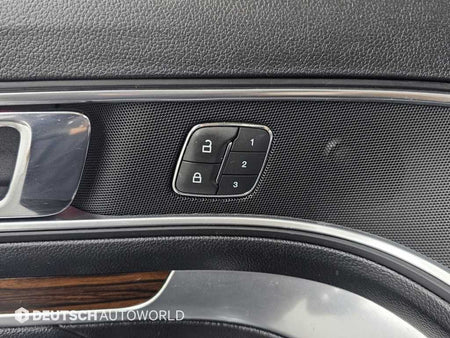Ford Explorer — photo 16