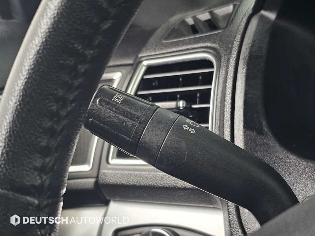 Ford Explorer — photo 17