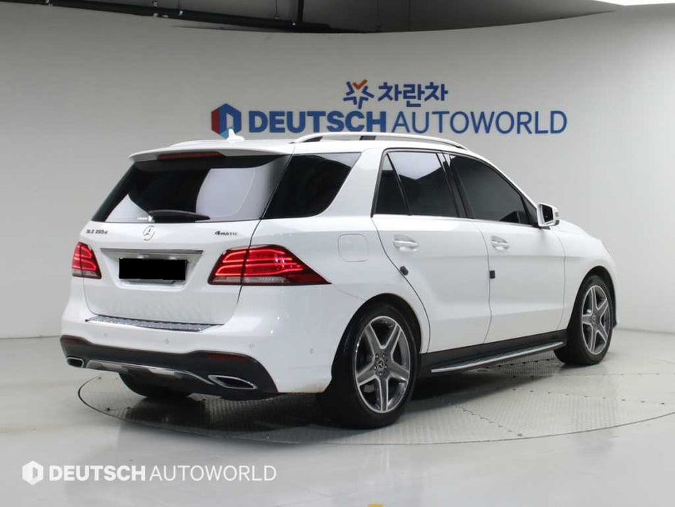 Mercedes-Benz GLE-Class — photo 02