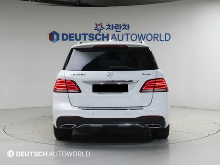 Mercedes-Benz GLE-Class — photo 04