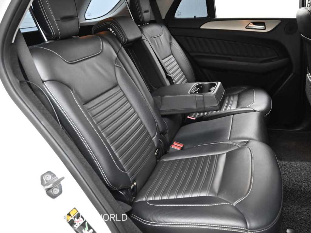 Mercedes-Benz GLE-Class — photo 12