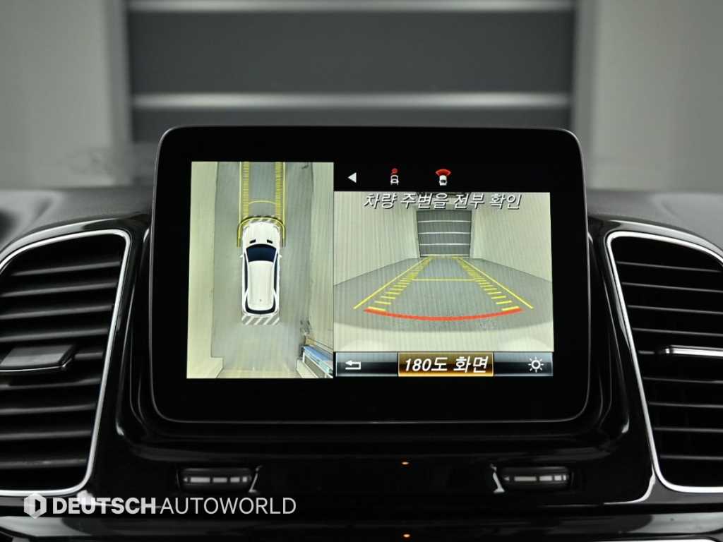 Mercedes-Benz GLE-Class — photo 15