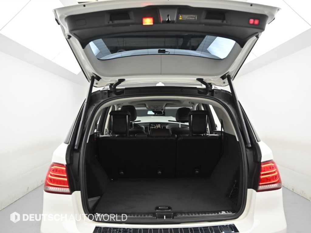 Mercedes-Benz GLE-Class — photo 19